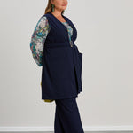 Κομψό γυναικείο γιλέκο σε μεγάλα μεγέθη - Σκούρο μπλε