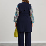 Κομψό γυναικείο γιλέκο σε μεγάλα μεγέθη - Σκούρο μπλε