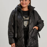 Μοντέρνο μπουφάν με διπλό φερμουάρ και αποσπώμενη κουκούλα σε μεγάλα μεγέθη- Μαύρο