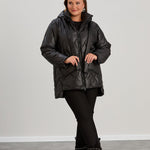 Μοντέρνο μπουφάν με διπλό φερμουάρ και αποσπώμενη κουκούλα σε μεγάλα μεγέθη- Μαύρο