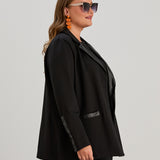 Κομψό γυναικείο σακάκι με πέτο δερματίνης σε μεγάλα μεγέθη- Μαύρο