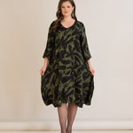 Φόρεμα σε γραμμή Α από σατινέ βισκόζη σε Πράσινο/Μαύρο χρώμα σε μεγάλα μεγέθη