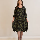 Φόρεμα σε γραμμή Α από σατινέ βισκόζη σε Πράσινο/Μαύρο χρώμα σε μεγάλα μεγέθη