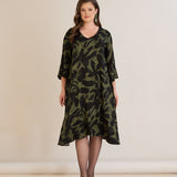 Φόρεμα σε γραμμή Α από σατινέ βισκόζη σε Πράσινο/Μαύρο χρώμα σε μεγάλα μεγέθη