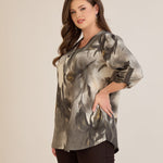 Πολύχρωμη μπλούζα με φερμουάρ και αυθεντικό σχέδιο σε μεγάλα μεγέθη