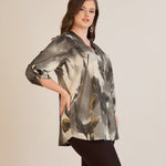 Πολύχρωμη μπλούζα με φερμουάρ και αυθεντικό σχέδιο σε μεγάλα μεγέθη