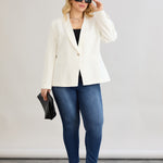 Κομψό και μοντέρνο σακάκι με φόδρα  και ένα κουμπί σε μεγάλα μεγέθη- Άσπρο