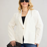 Κομψό και μοντέρνο σακάκι με φόδρα  και ένα κουμπί σε μεγάλα μεγέθη- Άσπρο