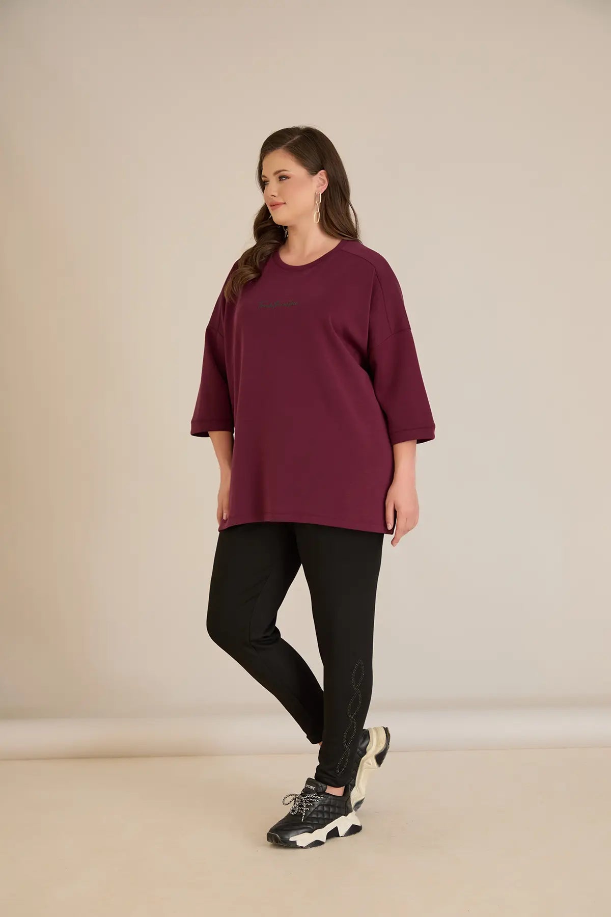 Γυναικεία μπλούζα Oversize με χαμηλή ραφή του ώμου σε μπορντό χρώμα σε μεγάλα μεγέθη