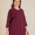 Γυναικεία μπλούζα Oversize με χαμηλή ραφή του ώμου σε μπορντό χρώμα σε μεγάλα μεγέθη