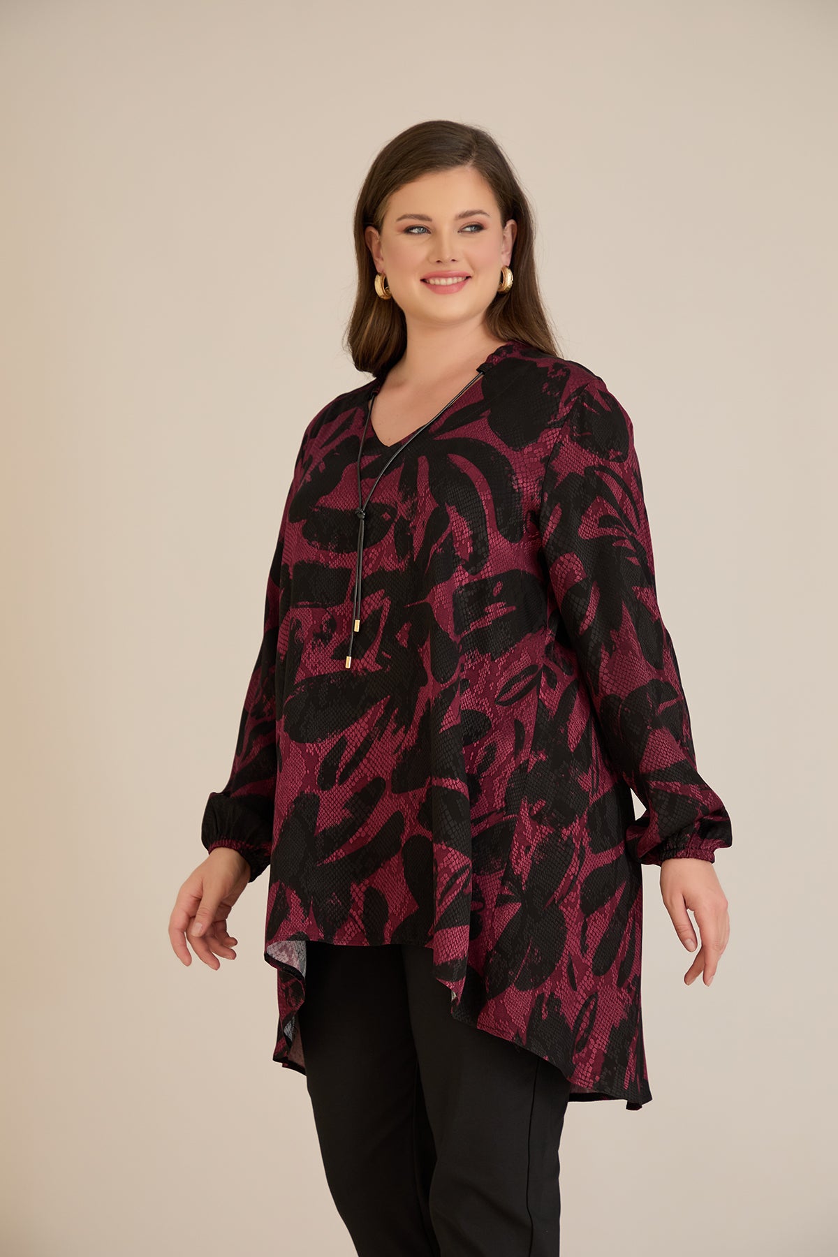 Τουνίκ από σατινέ βισκόζη με ασύμμετρη πλάτη σε Κόκκινο χρώμα σε μεγάλα μεγέθη