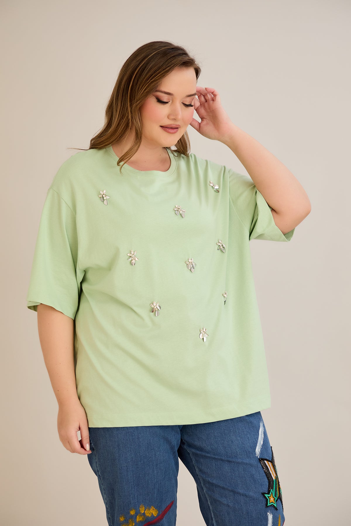 Βαμβακερή μπλούζα oversize 10967 με πετρούλες σε χρώμα μέντα σε μεγάλα μεγέθη