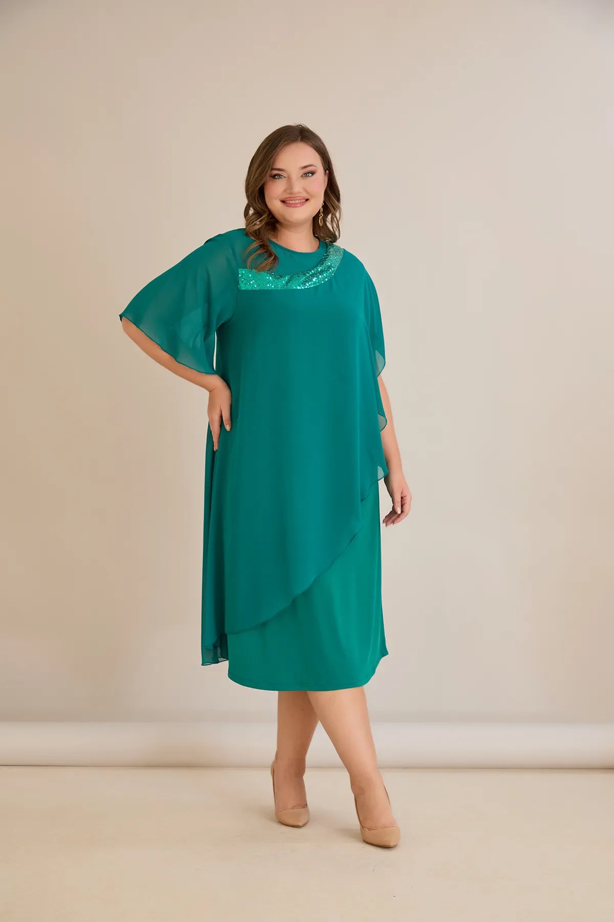 Αμπιγιέ φόρεμα από μουσελίνα και παγιέτες σε τυρκουάζ πράσινο χρώμα σε μεγάλα μεγέθη