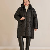 Ψηλόμεσο κολάν δερματίνης με επένδυση και εντυπωσιακή διακόσμηση με δίχτυ σε μαύρο χρώμα σε μεγάλα μεγέθη