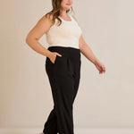 Ελαστικό παντελόνι από βισκόζη με πιέτες σε μαύρο χρώμα σε μεγάλα μεγέθη