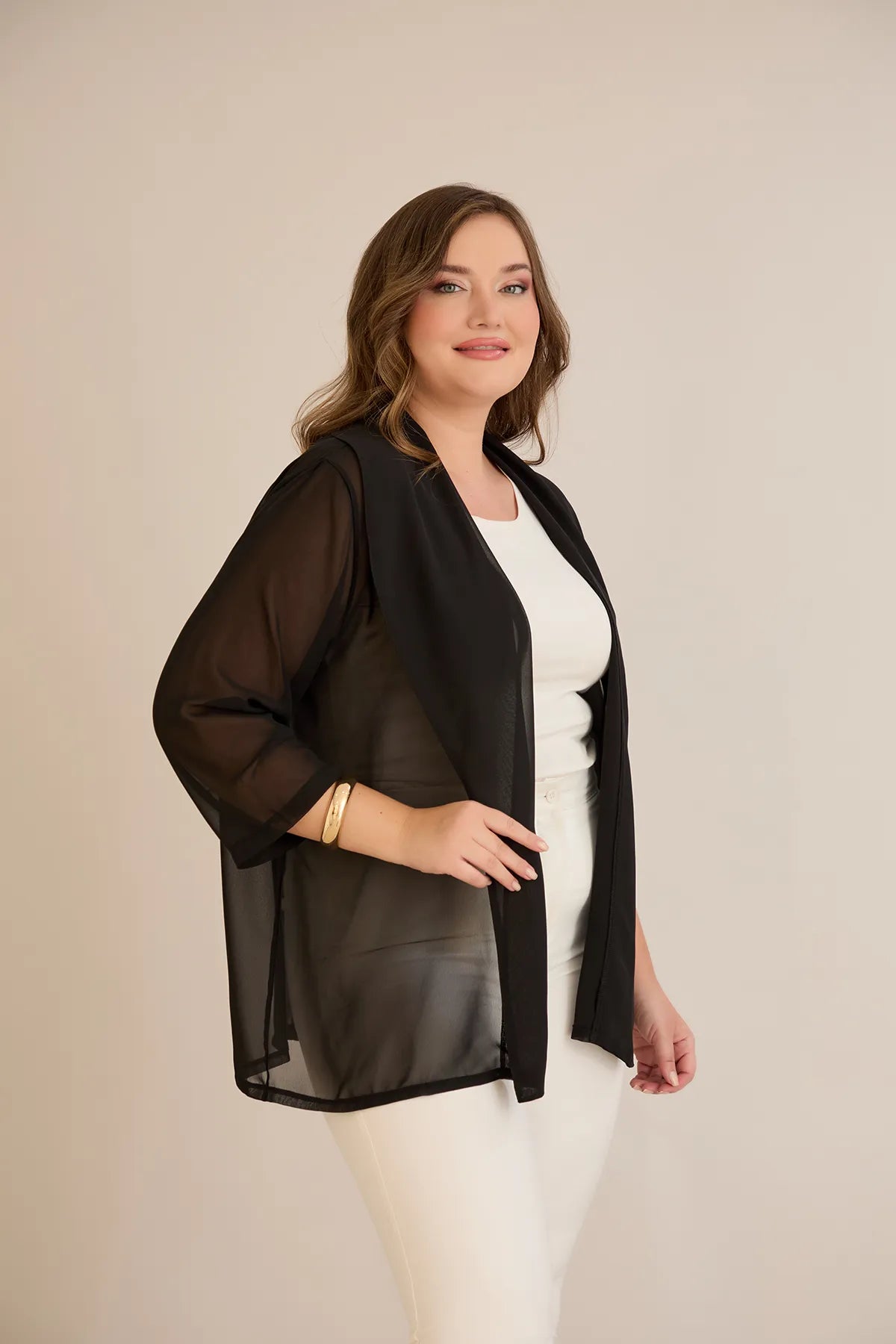 Γιορτινή κάπα από μουσελίνα σε Μαύρο χρώμα σε μεγάλα μεγέθη