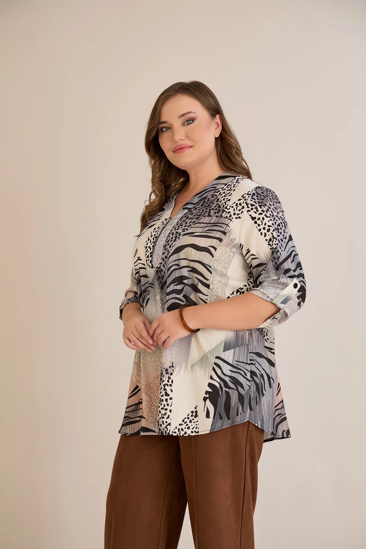Πολύχρωμη Μπλούζα Με Φερμουάρ Και Αυθεντικό Σχέδιο Λεοπάρ Σε Μεγάλα Μεγέθη