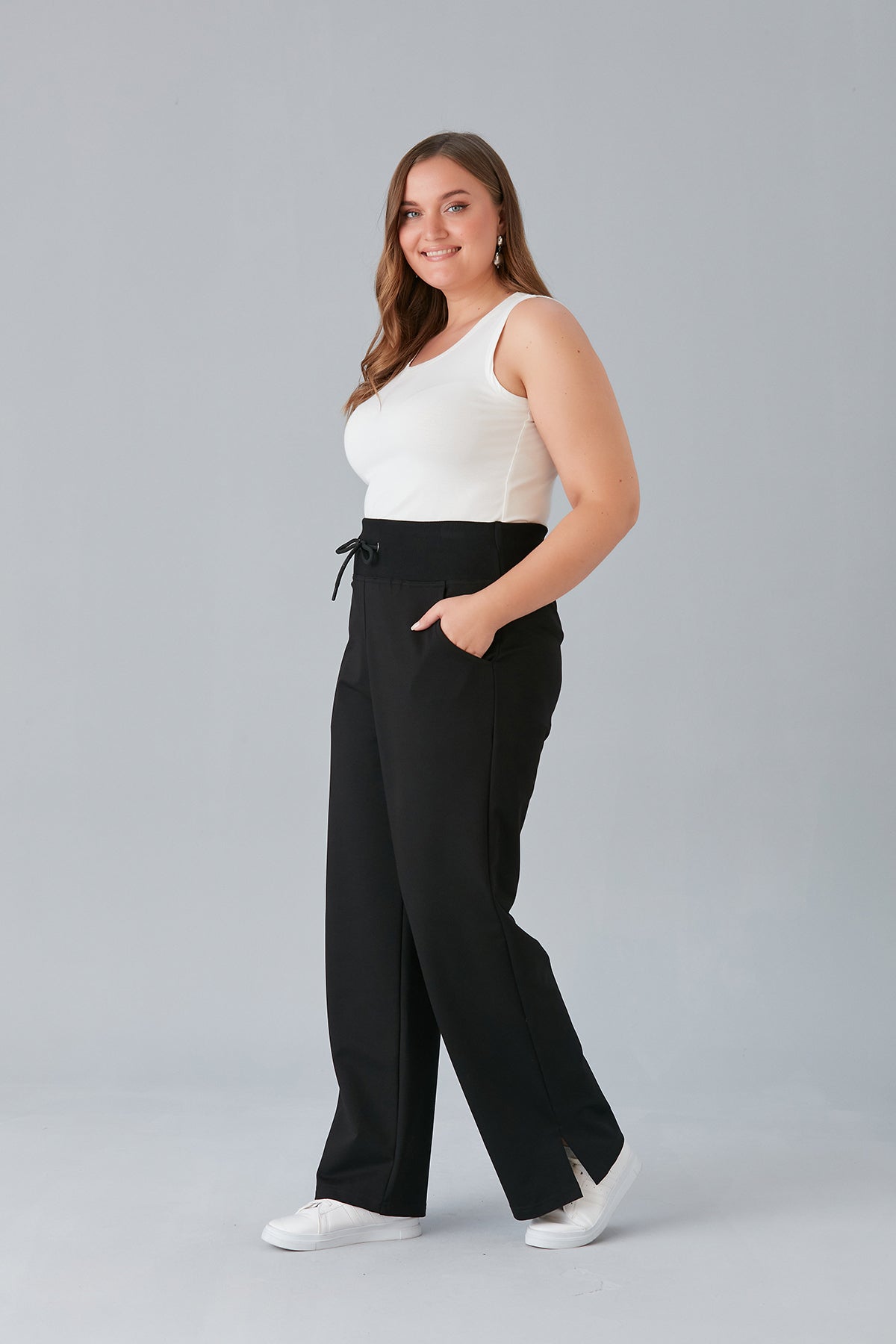 Maxi γυναικείο φαρδύ παντελόνι με σκισίματα σε μεγάλα μεγέθη-Μαύρο