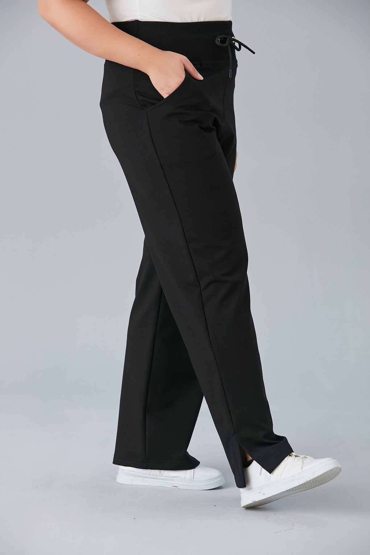 Maxi γυναικείο φαρδύ παντελόνι με σκισίματα σε μεγάλα μεγέθη-Μαύρο