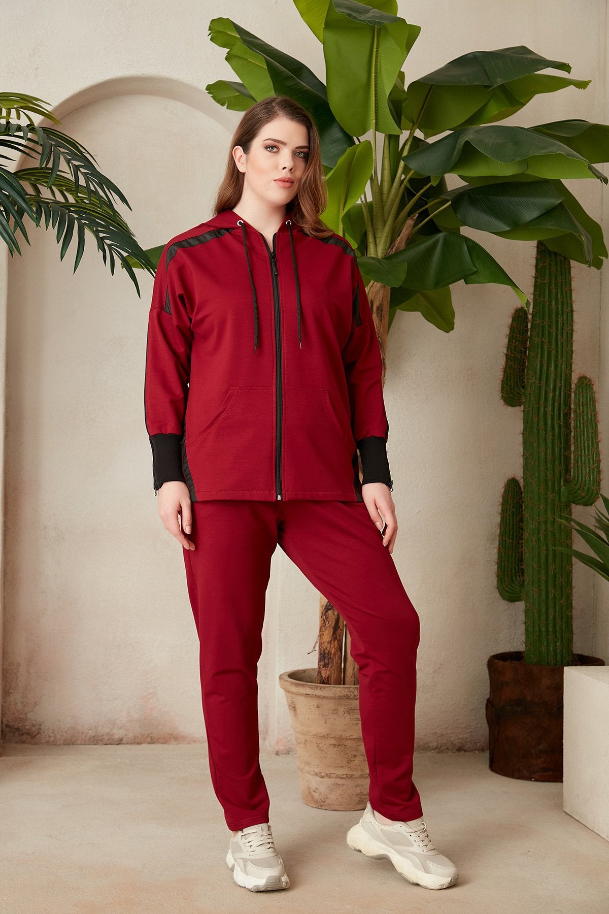 Γυναικεία αθλητική φόρμα παντελόνι "Daily" σε μεγάλα μεγέθη - Μπορντό