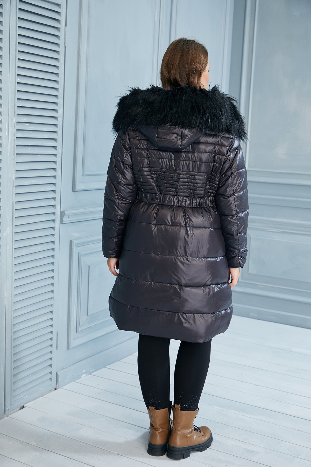 Μακρύ μπουφάν "'Χειμερινό μαργαριτάρι'' σε μεγάλα μεγέθη