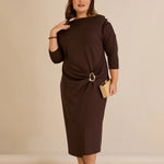 Κομψό φόρεμα με χρυσές λεπτομέρειες σε καφέ χρώμα σε μεγάλα μεγέθη