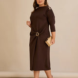 Κομψό φόρεμα με χρυσές λεπτομέρειες σε καφέ χρώμα σε μεγάλα μεγέθη