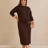 Κομψό φόρεμα με χρυσές λεπτομέρειες σε καφέ χρώμα σε μεγάλα μεγέθη