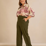 Κομψό παντελόνι με μπροστινή ραφή και ψηλή μέση – Χακί