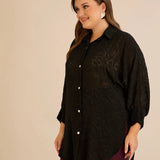 Κομψό πουκάμισο με ανάγλυφο σχέδιο