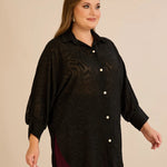 Κομψό πουκάμισο με ανάγλυφο σχέδιο σε μαύρο χρώμα σε μεγάλα μεγέθη