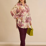 Κομψό πουκάμισο με φλοράλ σχέδιο σάπιο μήλο σε μεγάλα μεγέθη