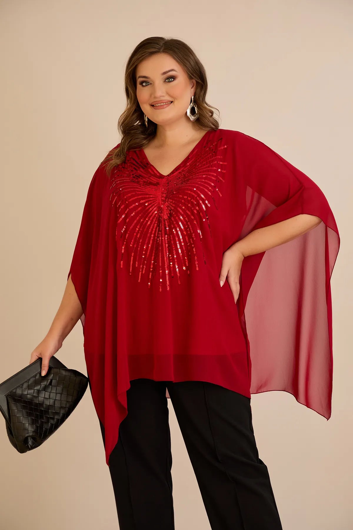 Κομψή τουνίκ με λεπτομέρειες από παγιέτες σε άνετη γραμμή σε Κόκκινο  χρώμα σε μεγάλα μεγέθη 