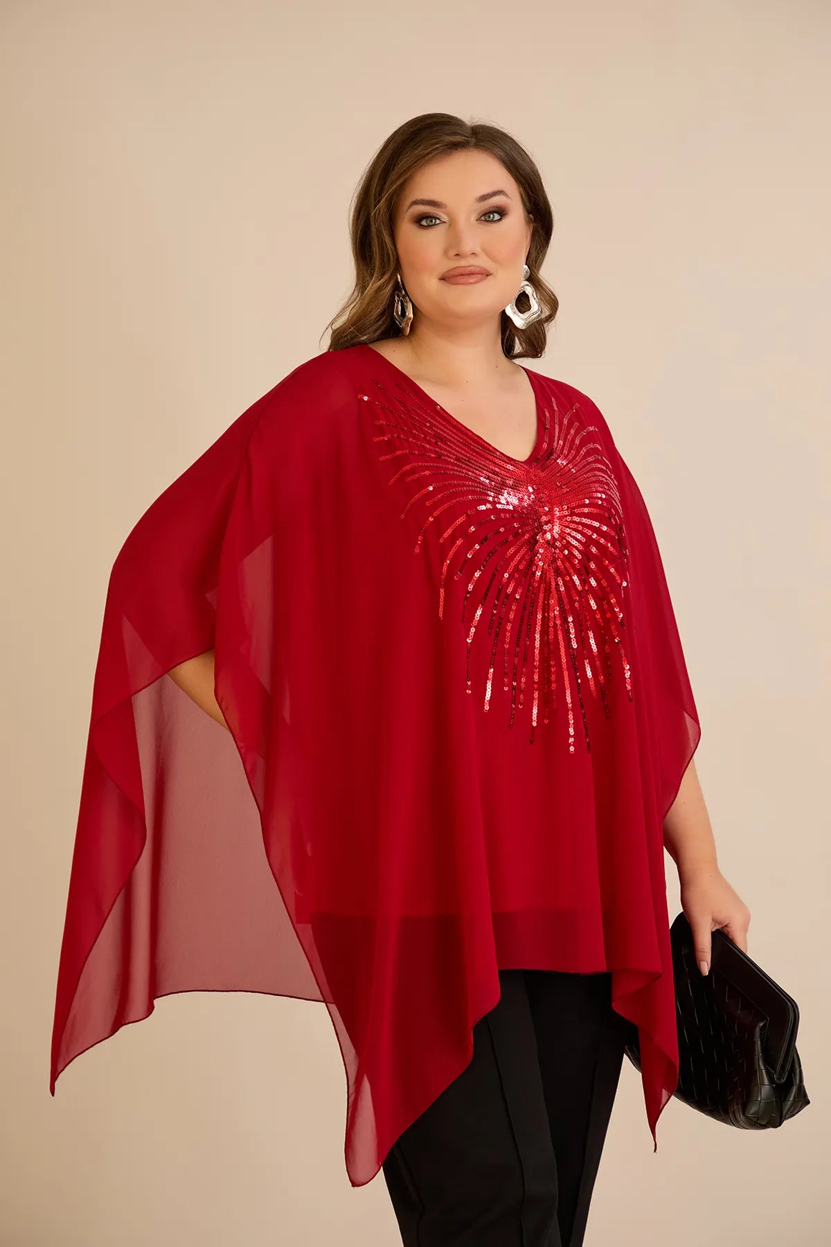 Κομψή τουνίκ με λεπτομέρειες από παγιέτες σε άνετη γραμμή σε Κόκκινο  χρώμα σε μεγάλα μεγέθη 