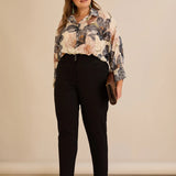 Κομψό βαμβακερό παντελόνι με κλασική γραμμή σε μαύρο χρώμα σε μεγάλα μεγέθη