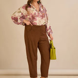 Ελαστικό παντελόνι με μοντέρνα γραμμή barrel –Καφέ