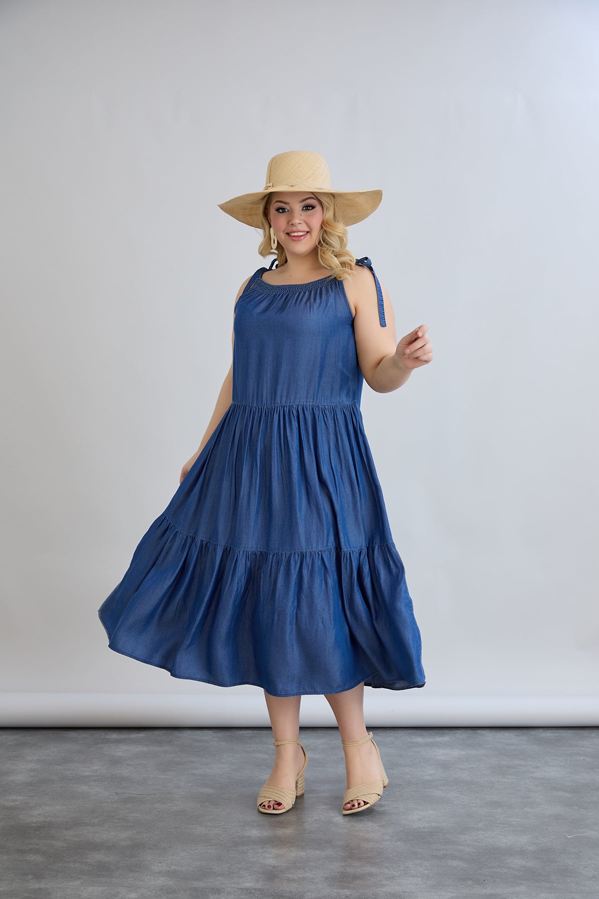 Denim καλοκαιρινό φόρεμα Tencel με βολάν σε μεγάλα μεγέθη 