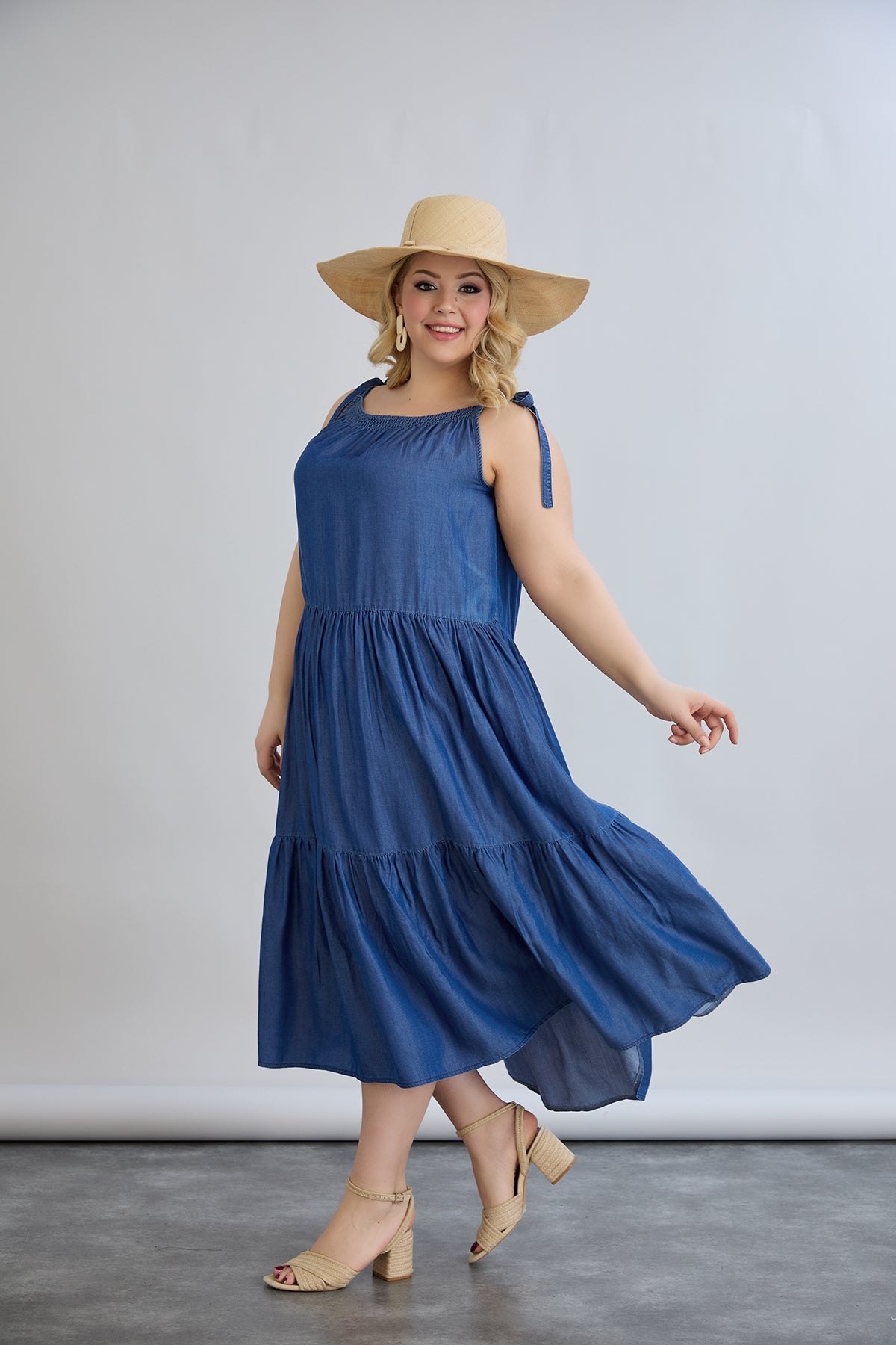 Denim καλοκαιρινό φόρεμα Tencel με βολάν σε μεγάλα μεγέθη 