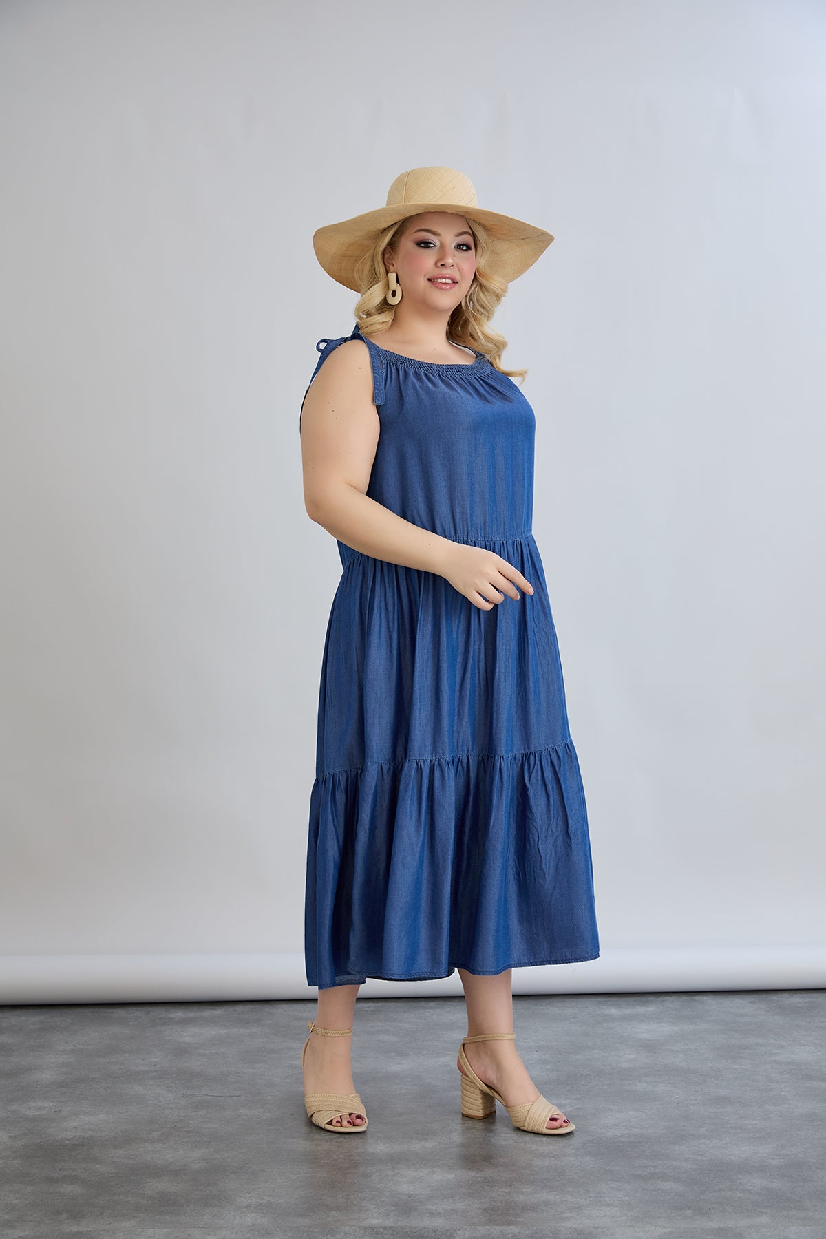 Denim καλοκαιρινό φόρεμα Tencel με βολάν σε μεγάλα μεγέθη 