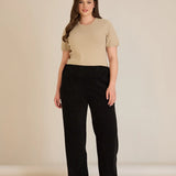 Φαρδύ παντελόνι από ανάγλυφο ύφασμα σε μαύρο χρώμα σε μεγάλα μεγέθη