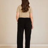 Φαρδύ παντελόνι από ανάγλυφο ύφασμα σε μαύρο χρώμα σε μεγάλα μεγέθη