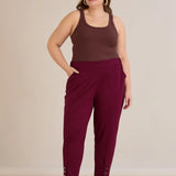 Γυναικείο παντελόνι με κουμπιά σε χρώμα Βουργουνδί σε μεγάλα μεγέθη