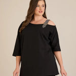 Βαμβακερή Μπλούζα Με Κομψή Λεπτομέρεια Από Στρασάκια Σε Μαύρο Χρώμα Σε Μεγάλα Μεγέθη
