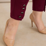 Ελαστικό γυναικείο παντελόνι με κουμπιά – Βουργουνδί