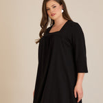 Βαμβακερή τουνίκ με σούρα και τετράγωνο ντεκολτέ σε Μαύρο χρώμα σε μεγάλα μεγέθη 