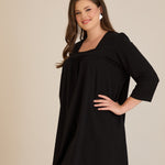 Βαμβακερή τουνίκ με σούρα και τετράγωνο ντεκολτέ σε Μαύρο χρώμα σε μεγάλα μεγέθη 