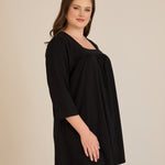 Βαμβακερή τουνίκ με σούρα και τετράγωνο ντεκολτέ σε Μαύρο χρώμα σε μεγάλα μεγέθη 
