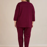 Ελαστικό γυναικείο παντελόνι με κουμπιά – Βουργουνδί