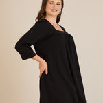 Βαμβακερή τουνίκ με σούρα και τετράγωνο ντεκολτέ σε Μαύρο χρώμα σε μεγάλα μεγέθη 