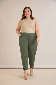 Γυναικείο παντελόνι με κουμπιά σε χρώμα Λαδί σε μεγάλα μεγέθη